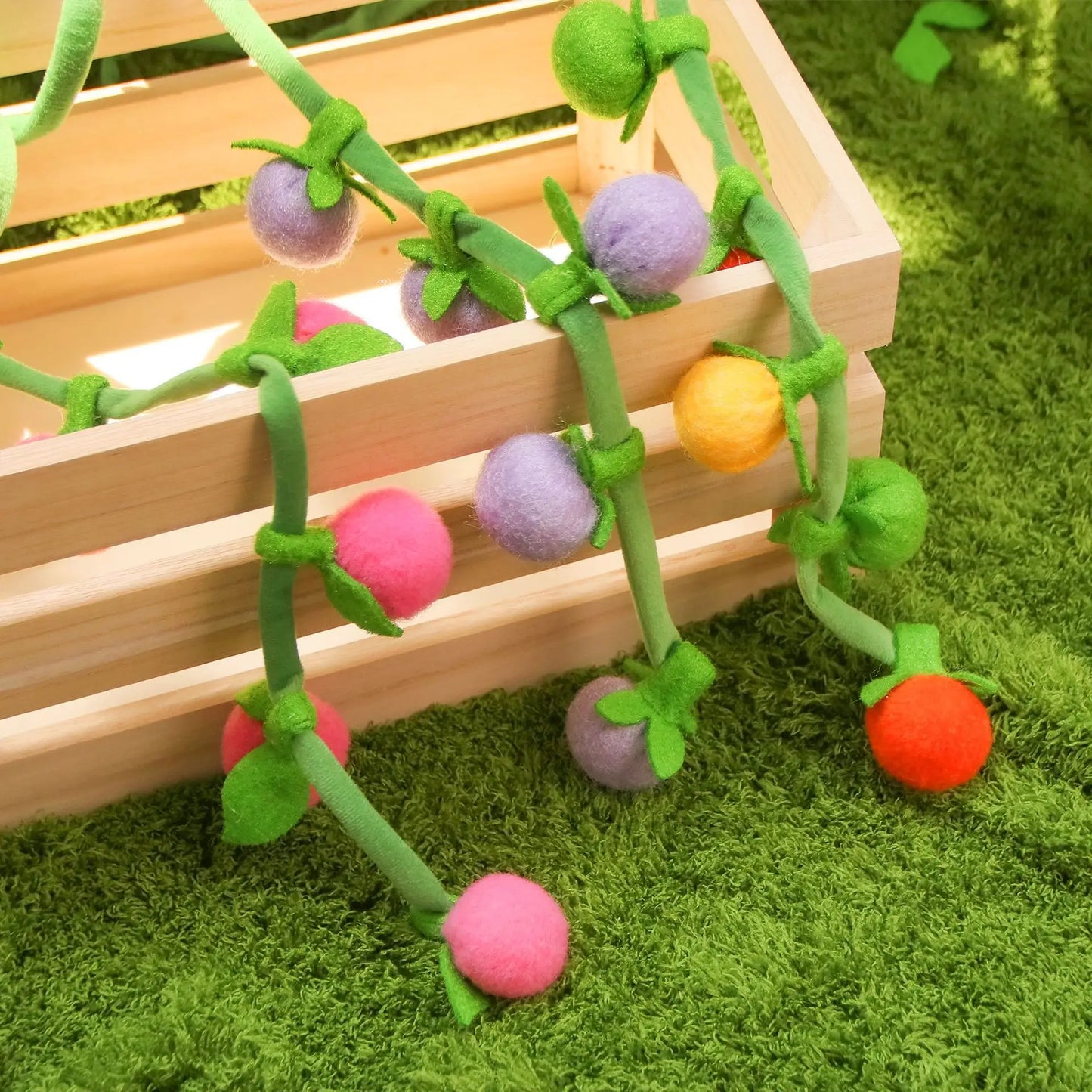Hanging Catnip Ball with Bell – Retractable Interactive Toy for Cats & Kittens