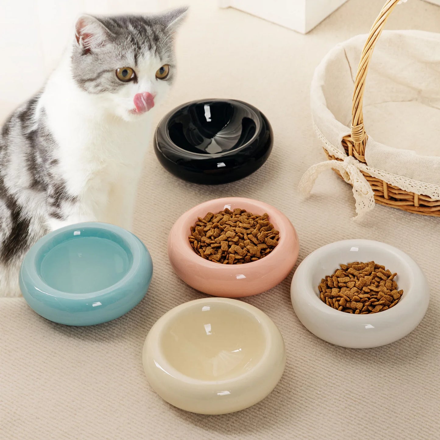 Non-Slip Ceramic Pet Bowl – Cute Donut-Shaped Cat Snack & Food Dish